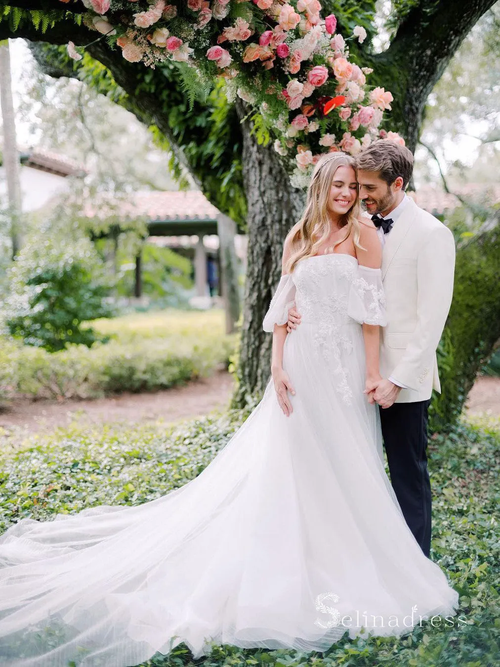 A-line Off-the-shoulder Rustic White Wedding Dresses Lace Bridal Gowns CBD357