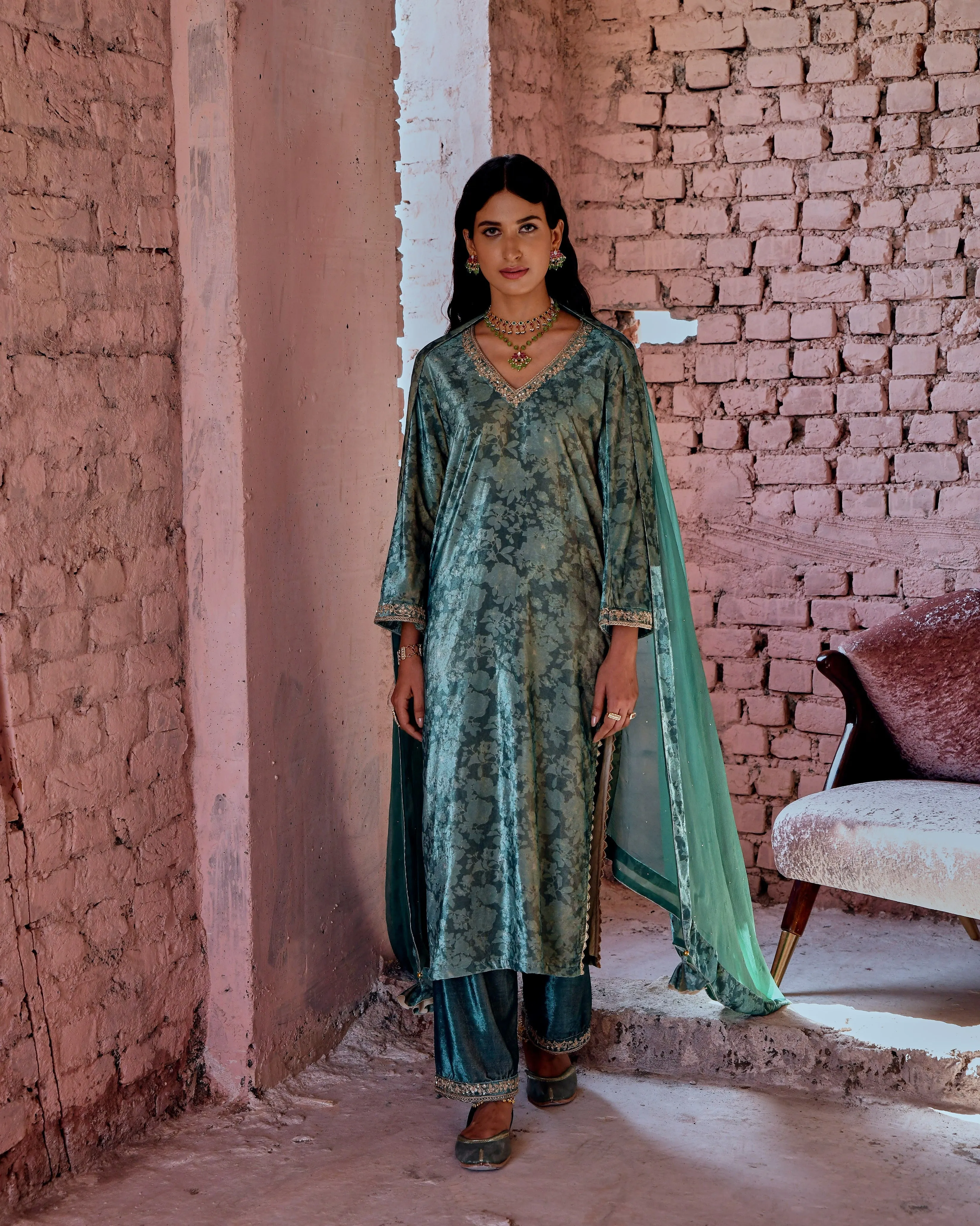 CASTLETON GREEN CLASSIC STRAIGHT MAKHMAL KURTA SET