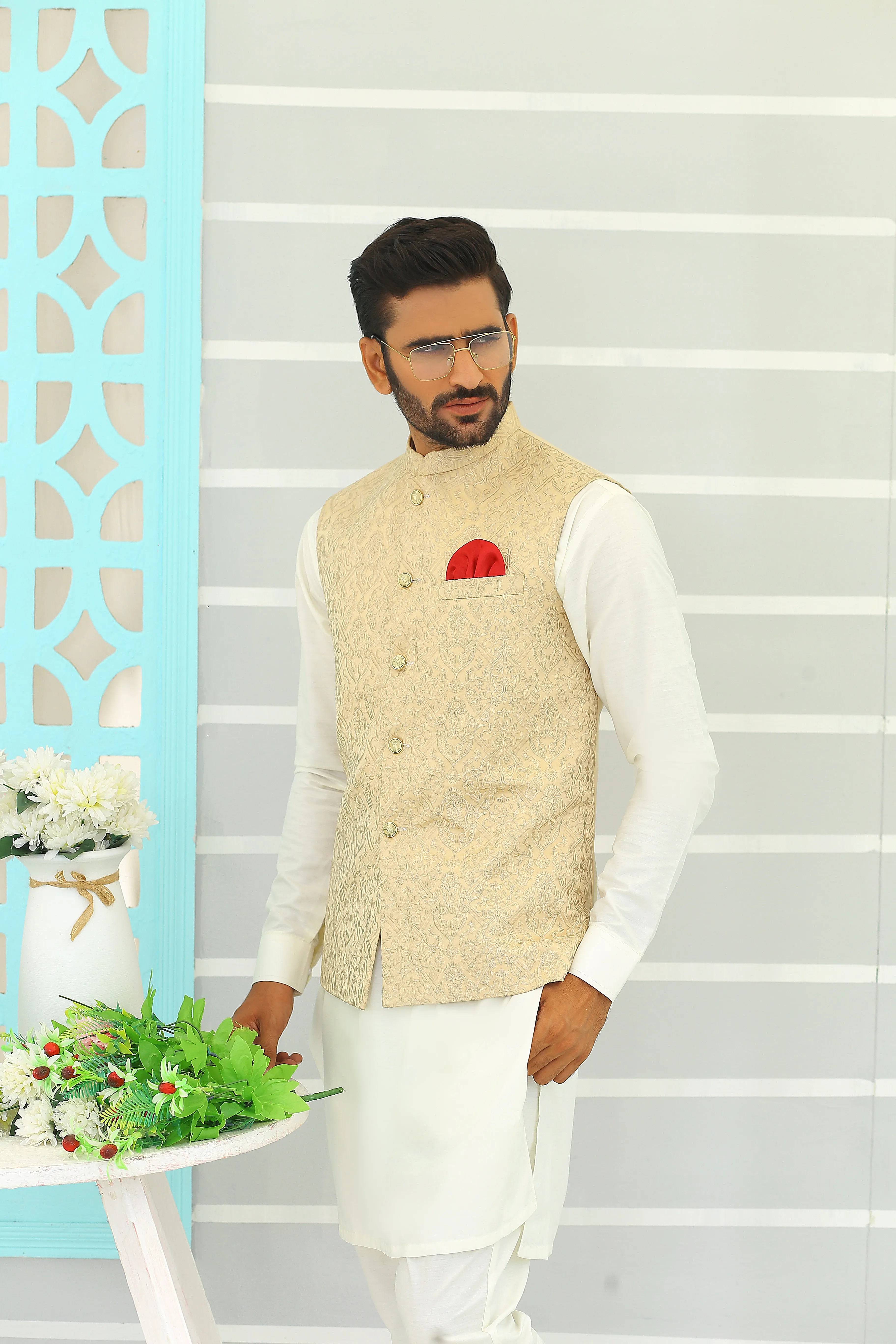 ER WC 1062 Beige Embroidery Waistcoat