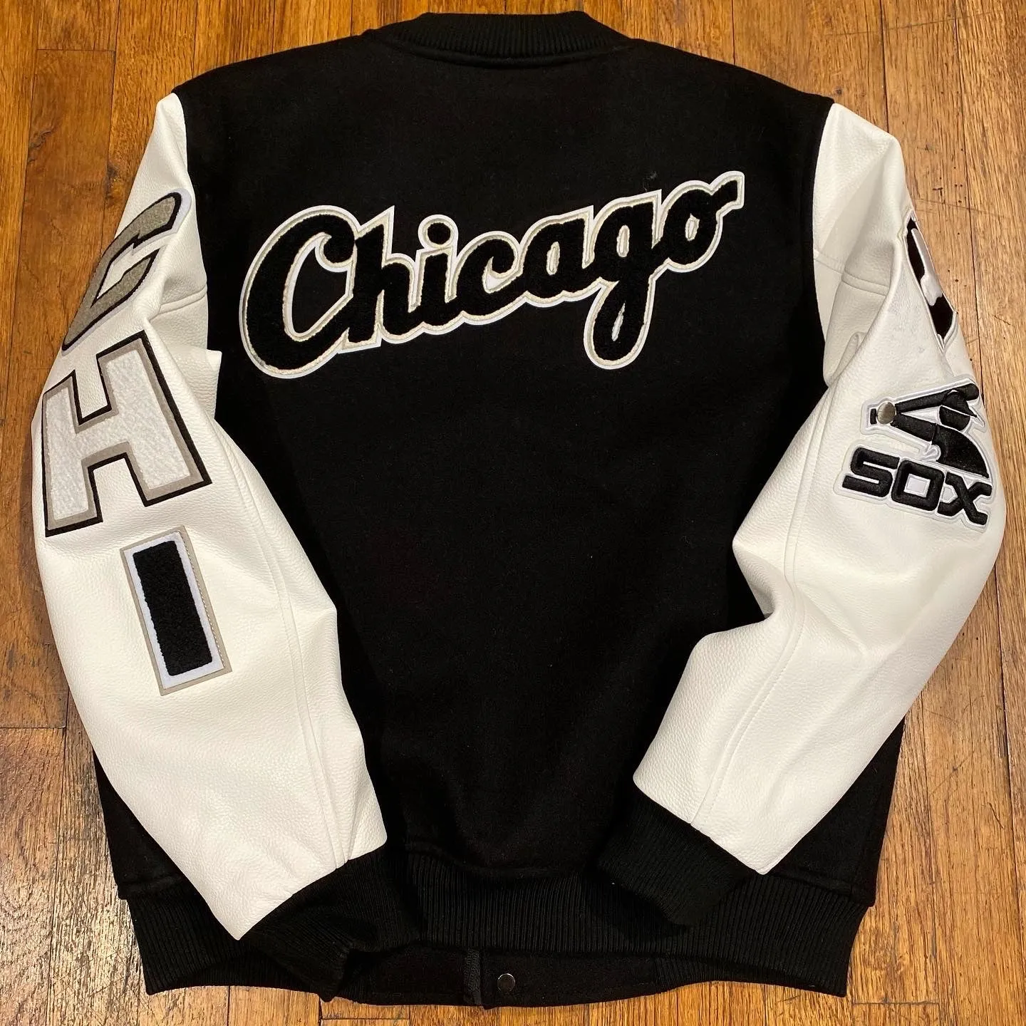 Pro Standard LUXURY ATHLETIC COLLECTION JACKET CHICAGO WHITE SOX-BLACK WHITE